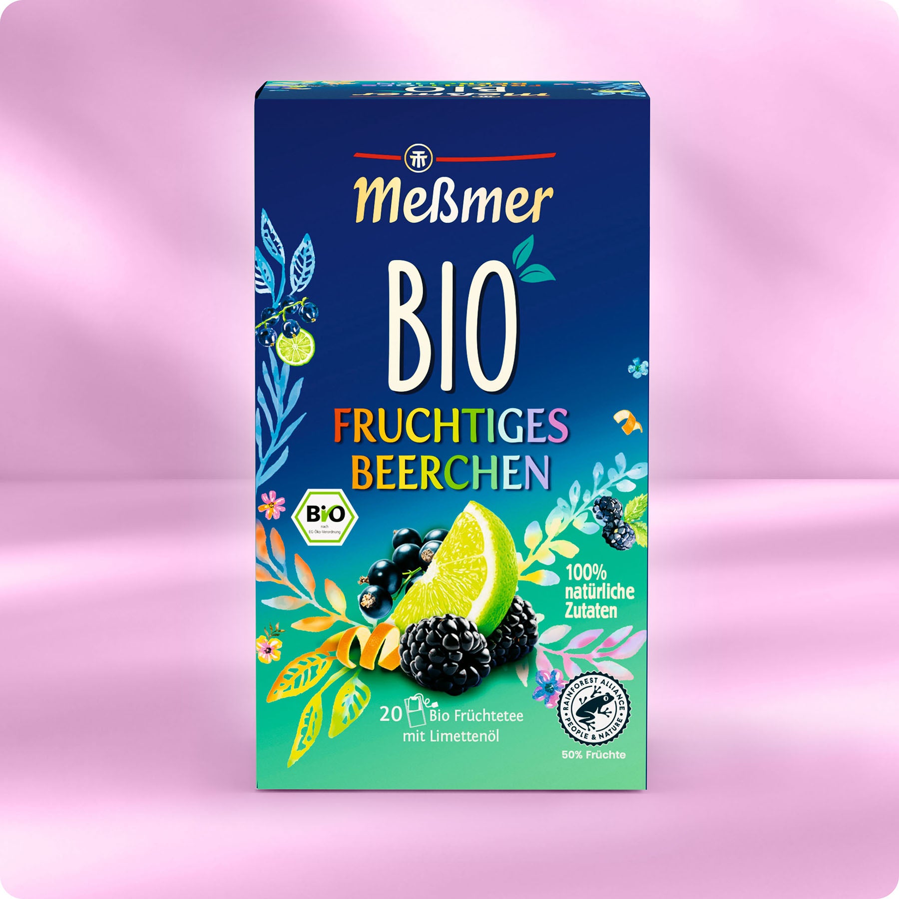 Eine Schachtel Meßmer DE Bio Fruchtiges Beerchen wird auf einem rosafarbenen Hintergrund mit leuchtenden Frucht- und Limettengrafiken präsentiert. Die Verpackung betont die Bio-Zutaten ("ohne Aromen") und hebt Bio Beeren und frische Limette hervor.