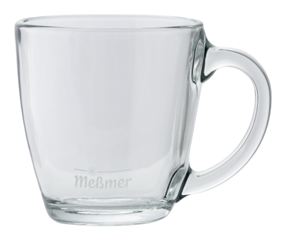 Das Meßmer DE Tea Buddy-Gläser-Set besteht aus sechs 350-ml-Klarglasbechern mit großen Henkeln. Jeder Becher ist leer, steht vor einem schlichten weißen Hintergrund und trägt den geätzten Schriftzug "Meßmer" in der Nähe des Bodens.