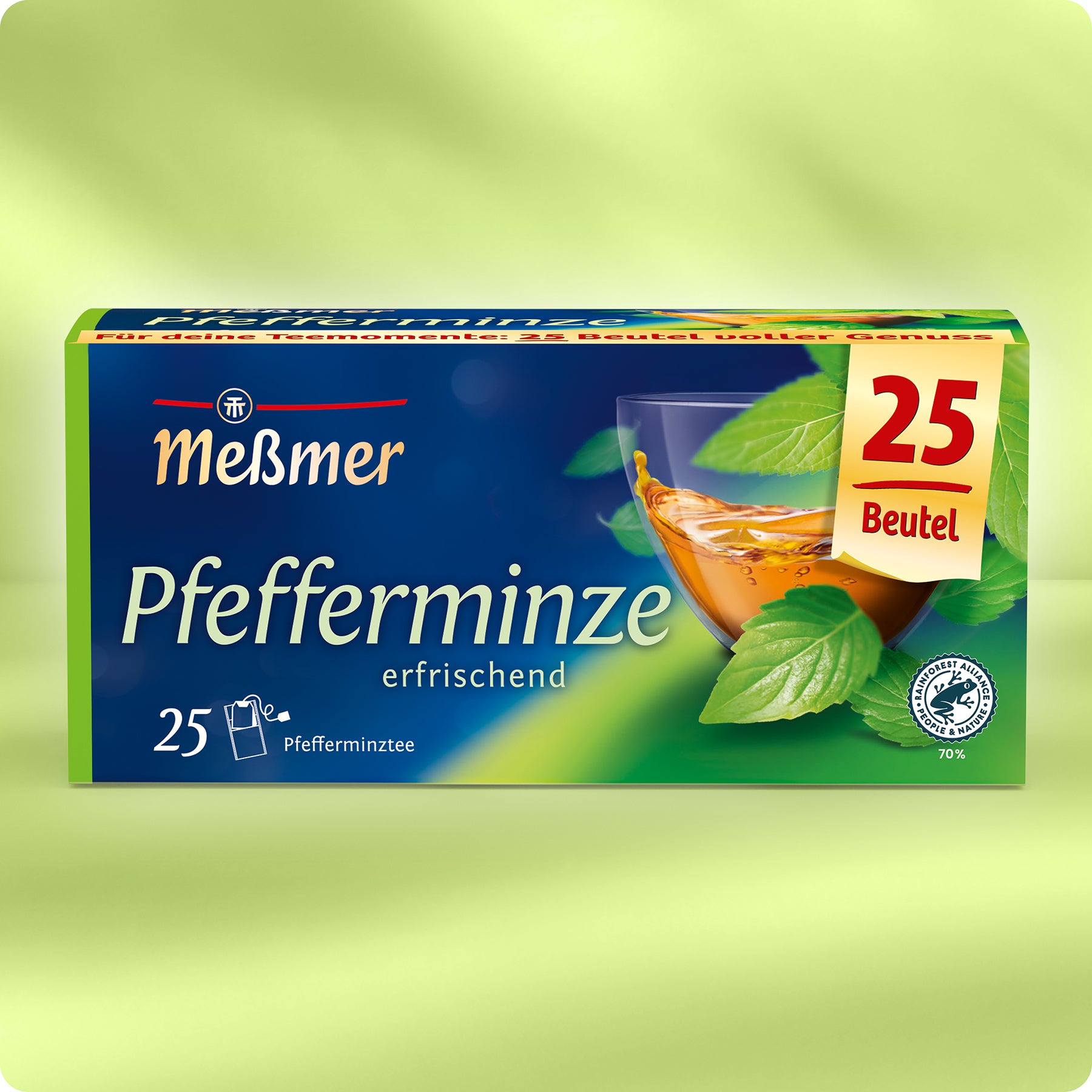 Eine Schachtel Meßmer DE Pfefferminze mit 25 Teebeuteln. Die blau-grüne Verpackung zeigt das Meßmer-Logo, das Frischeetikett und Pfefferminzblätter - ideal für einen erfrischenden Teemoment.