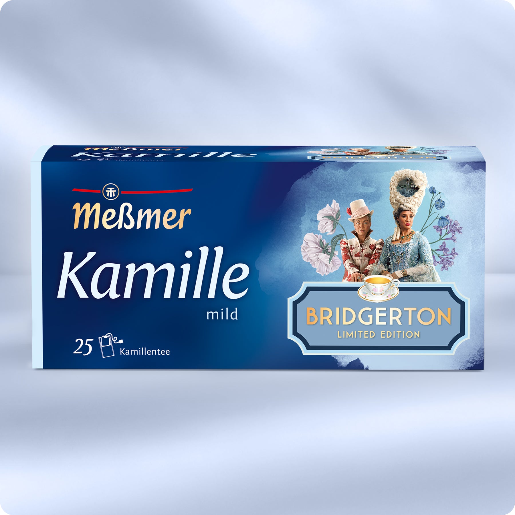 Verpackung einer Meßmer Kamillentee-Edition mit Bridgerton-Motiv und 25 Teebeuteln vor blauem Hintergrund