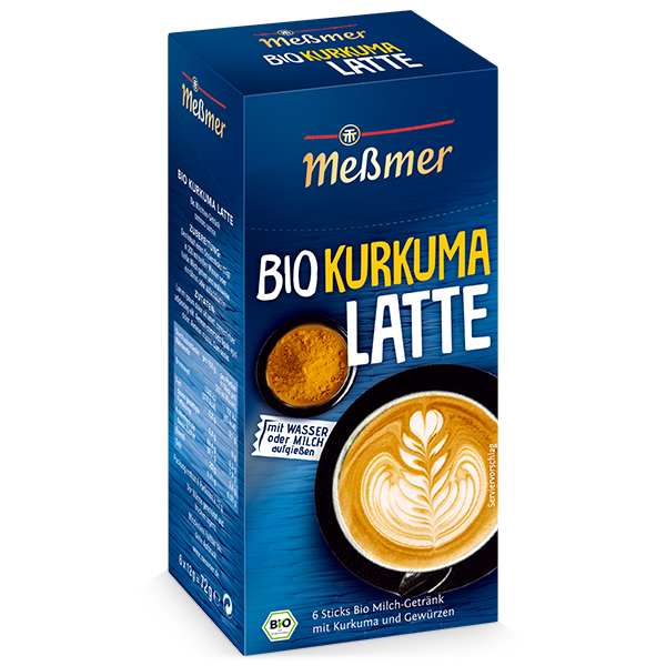 Verpackung eines Bio-Kurkuma Latte Getränks vor blauem Hintergrund mit Text "Traumfänger" auf einem Label am unteren Rand.