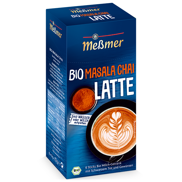 Verpackung eines Bio Matcha Latte mit blauem Design und Bild einer Tasse mit Schaumkunst auf dem Getränk.